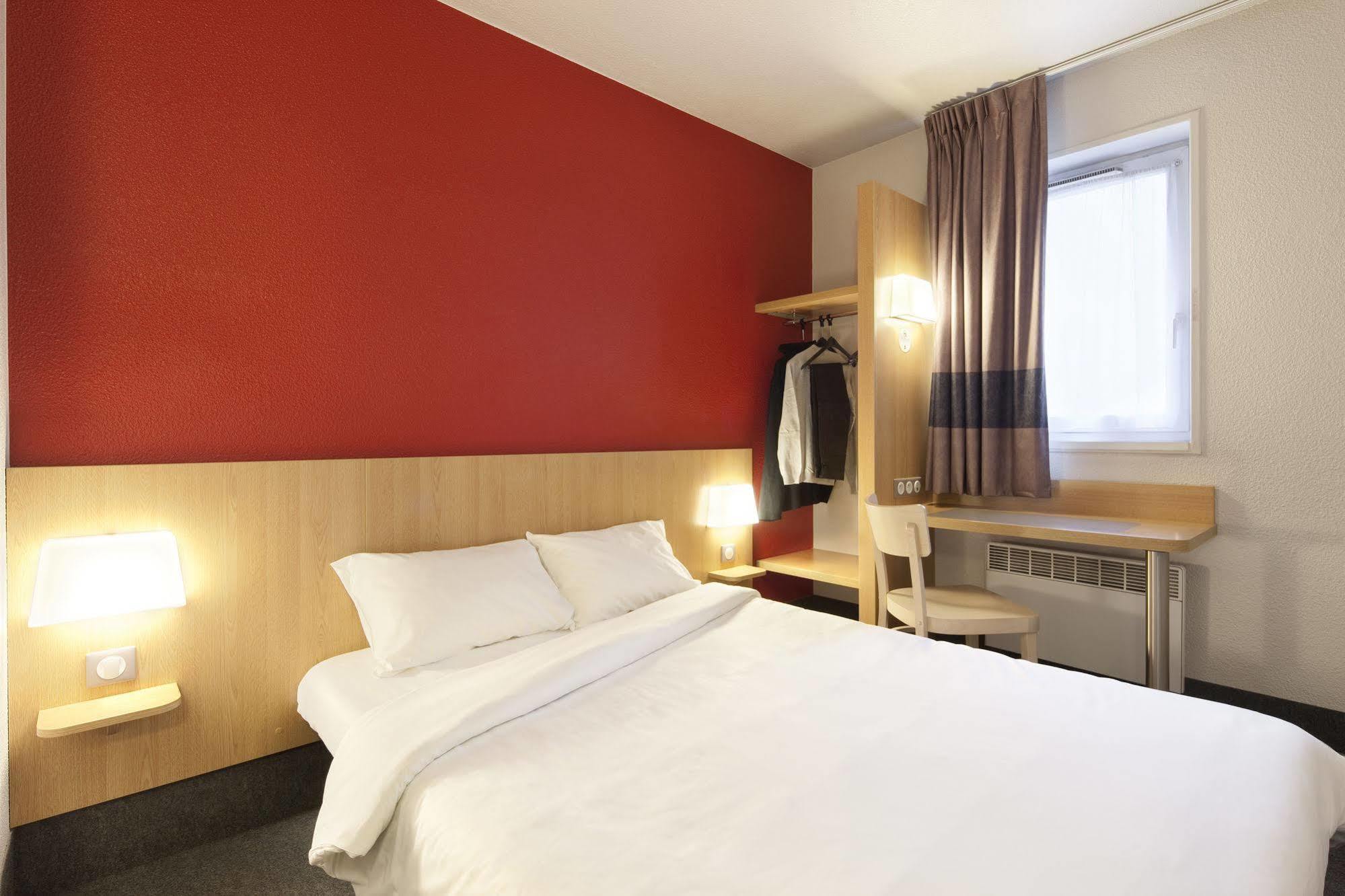B&B Hotel Saint-Michel Sur Orge Exteriör bild